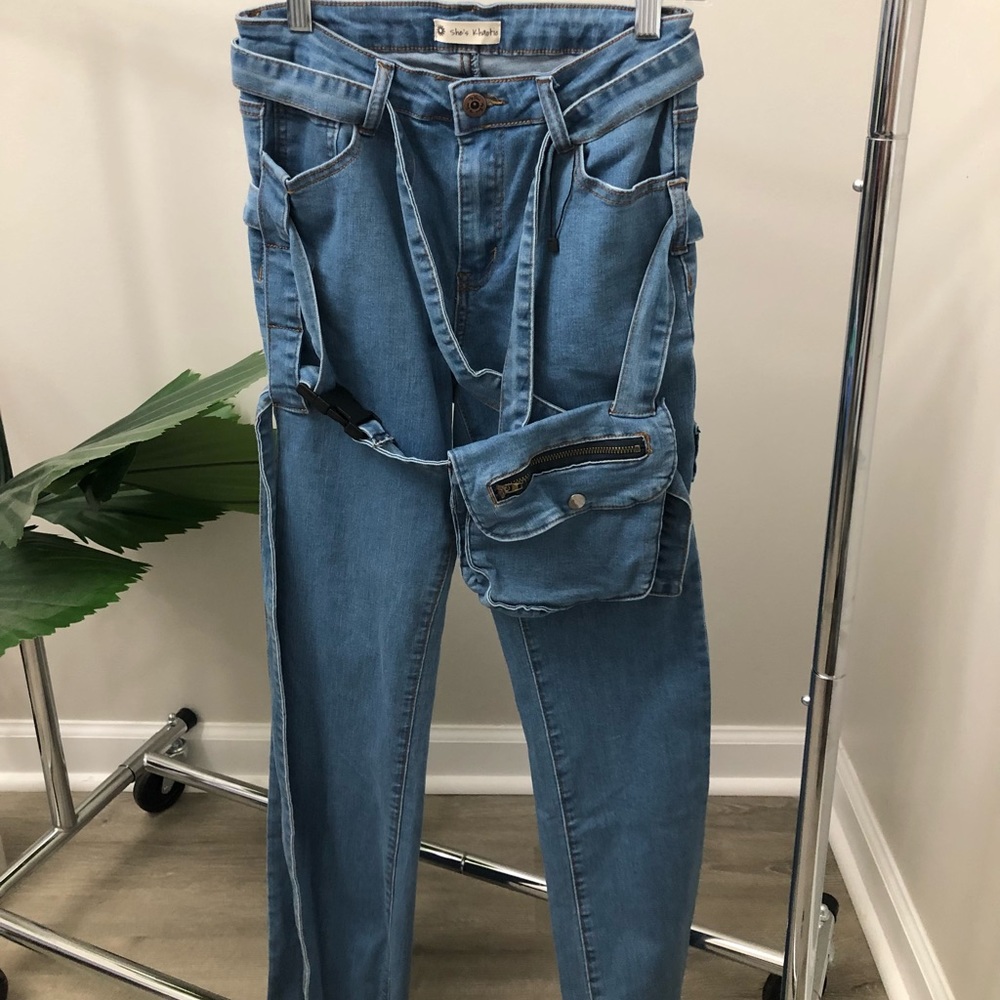 Stretchy denim w/ wrap around bag